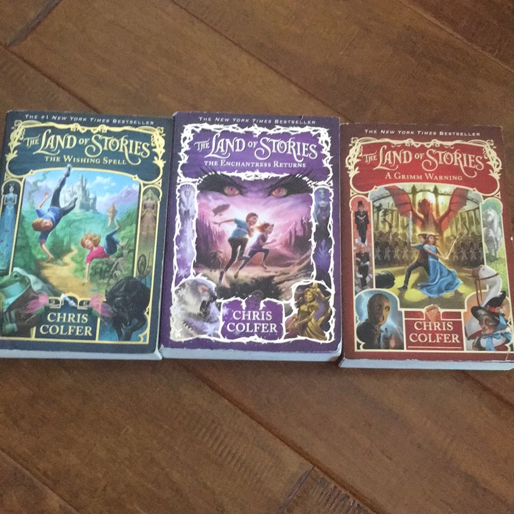 KIDS Books LOT Land of Stories Series Chris Colfer